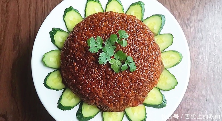 五花肉不要红烧啦,淋2个鸡蛋,你想不到的做法,每次上桌不够吃