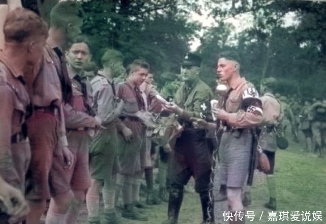 老照片|上色老照片：第三帝国时期狂热的希特勒青年团，时刻准备加入战争