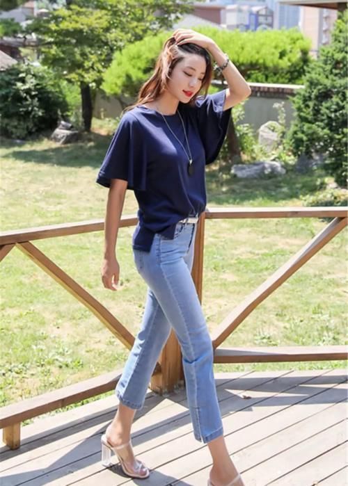 牛仔裤|“清凉可口”的紧身牛仔裤,清纯女神的撩发技能,网友真迷人