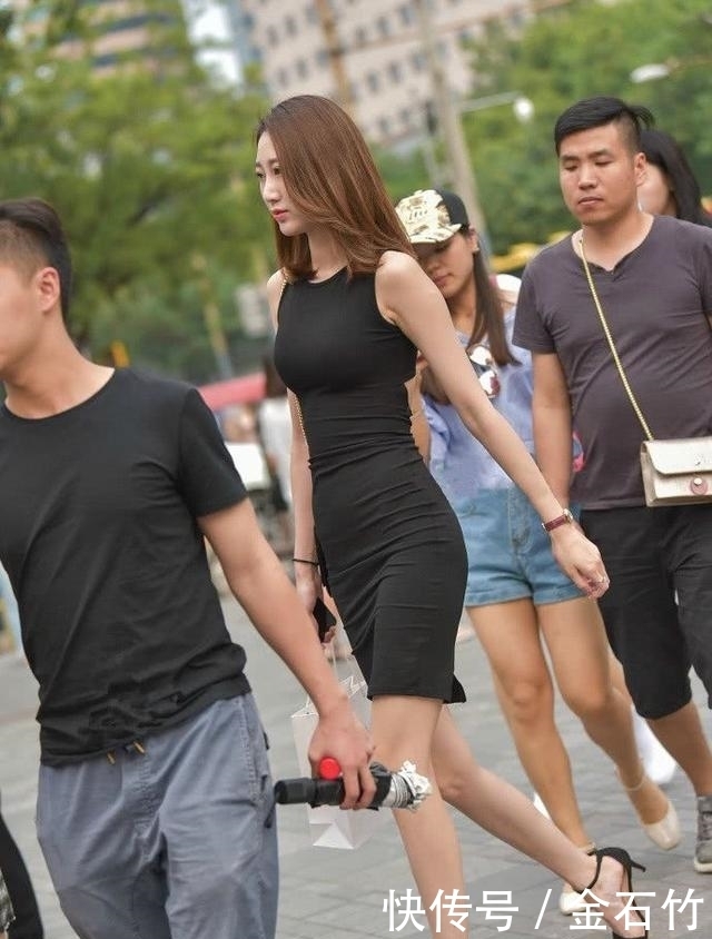 时尚|连衣裙穿起来很有范,简洁大气,轻松穿出时尚达人气质