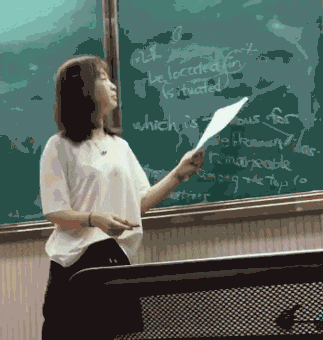 |搞笑GIF段子:我见过破洞裤子,没有见过那么破的