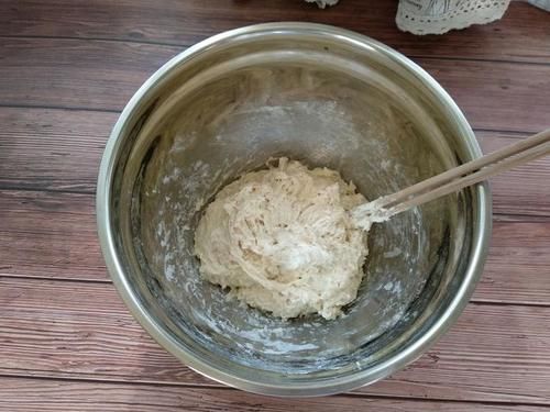  搅拌均匀|爱吃牛肉馅饼不用去买，按照此法自己做，薄皮大馅不油腻