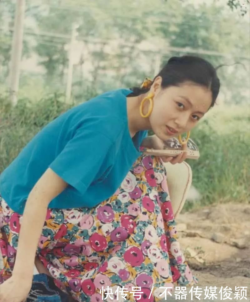 高级|有一种爱情叫做余秋雨和马兰,同样的简约穿搭尽显高级品位