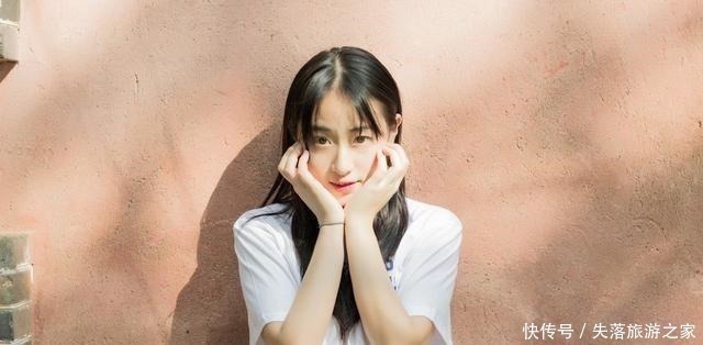 危害|人流的危害有多大用一颗草莓做演示,结果清晰直观一目了然