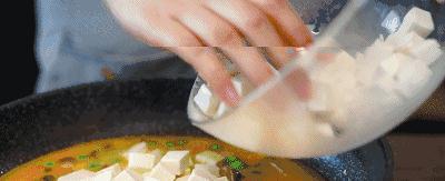 豆腐块|两块钱的豆腐这样做，连吃五碗饭！