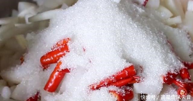 这样酱萝卜清淡脆爽,解油腻,3到5天就可以吃,保存好吃一年不坏