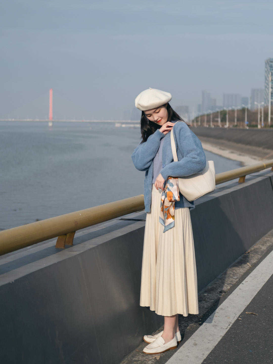 裤子|真正优雅的女生，秋天这样穿搭，针织衫原来还能这样搭配，很高级