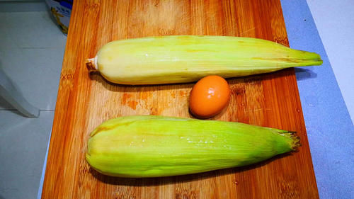 好吃|玉米别煮着吃了,煎一煎做成玉米烙,好吃又营养,大小朋友都喜欢