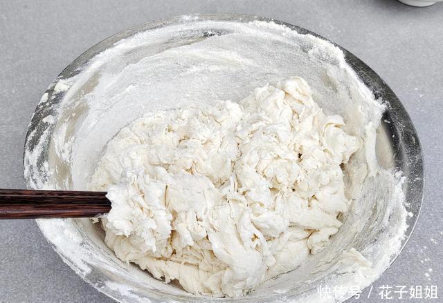 教你做|早餐还在买教你做萝卜素馅包子,面皮白胖软乎,馅料鲜美不出汤