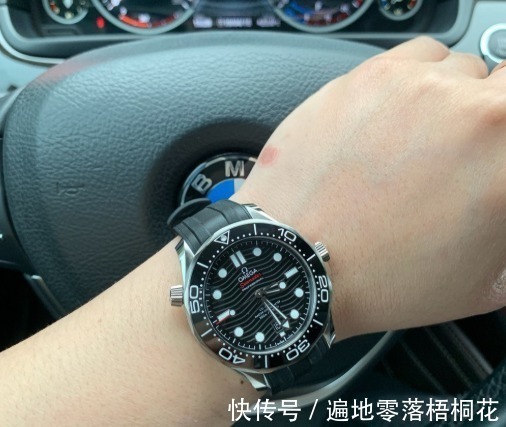 浪琴 1到7万经典潜水表盘点,有点档次又不乍眼,上班戴刚刚好!