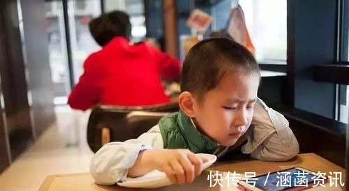 视力|孩子多大就可以配手机了?并非7岁也非18岁,这个年纪就刚刚好