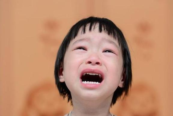 歧义|女儿叫“楚墨”,爸爸自认文艺沾沾自喜,网友:也不看你姓啥