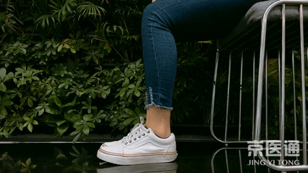 离世|年轻女记者崴脚12天后离世!她忽视的问题你可能每天都在犯