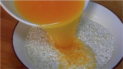 最近很火的橙子做法，加一碗糯米香甜可口，女儿经常点名要吃