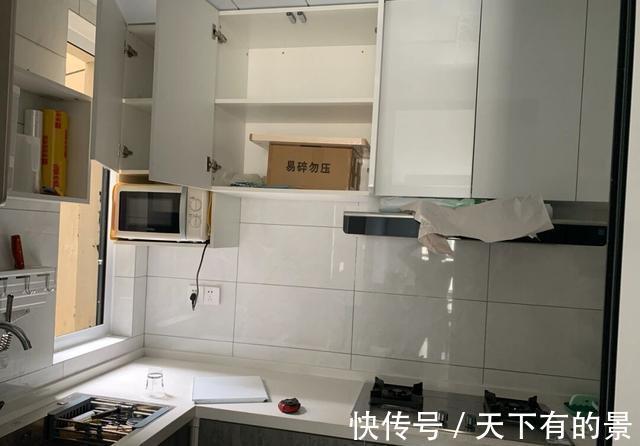 榻榻米|耗时半年新房终于完工,北欧风格很满意,过道设计柜子很实用