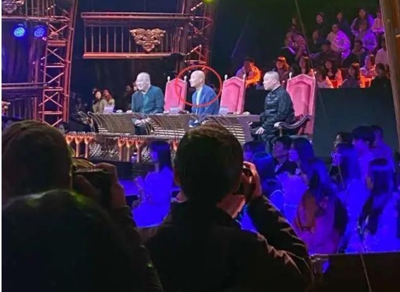 “金牌喜剧班”开播,导师有郭德纲、陈佩斯、英达,他居然坐C位