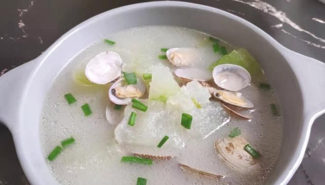 这一定是花甲最简单的做法，没有之一肉嫩汤鲜，咋吃都不够