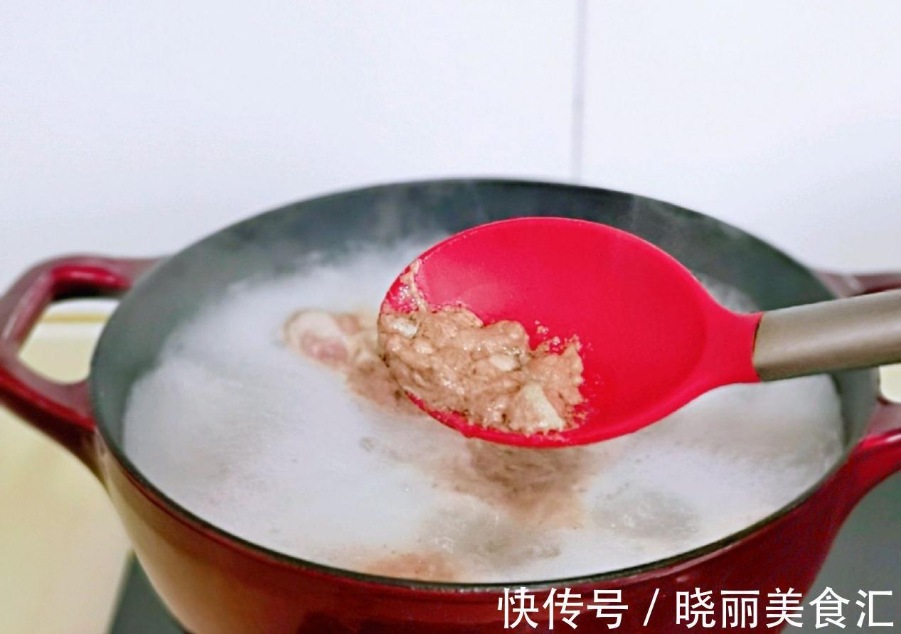 一锅暖暖的番茄炖牛腩,滋补有营养,番茄浓郁牛腩鲜香