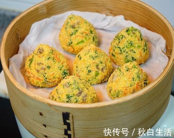 家人|玉米面窝窝头这样做，营养健康又香软美味，一上桌就被家人抢着吃