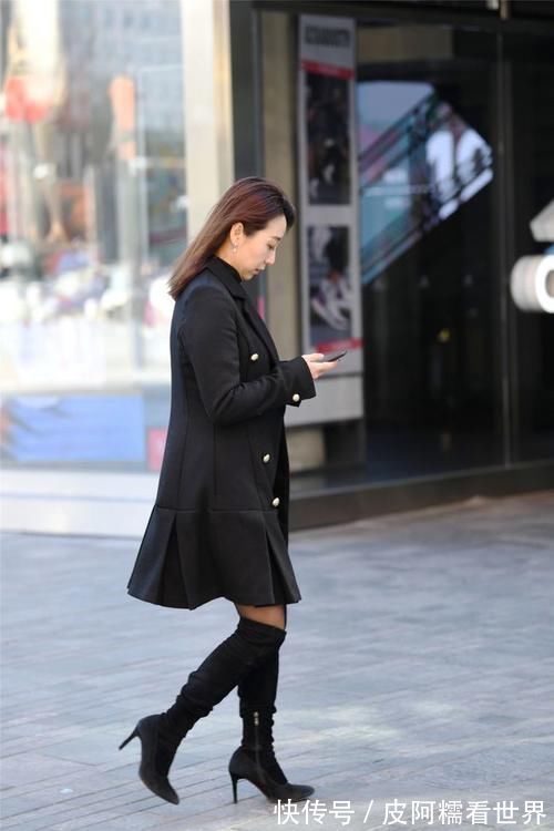 时尚 风衣搭配长靴,总是能搭配,出一点小资的味道!
