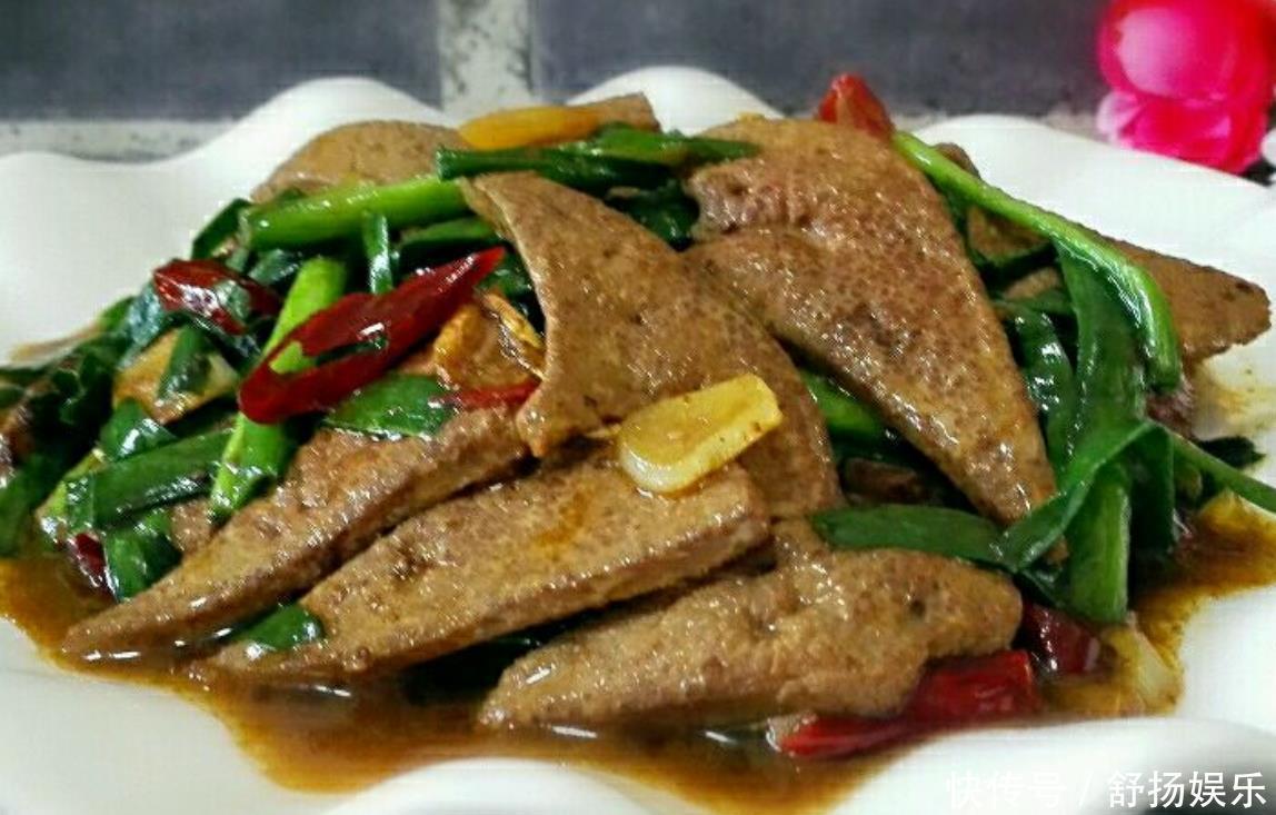 炒猪肝滑嫩有技巧,学会这个腌制猪肝的方法,炒的和饭店一样好吃