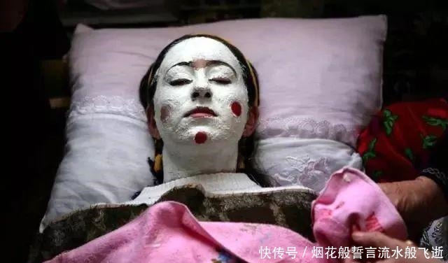 新郎新娘|各国婚礼奇葩习俗盘点,有些实在太搞笑了