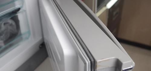 冰箱封条发霉了别再用酒精擦了, 用它一擦就干净, 越早知道越好