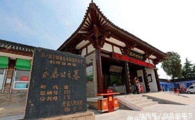 倒霉|最倒霉的盗墓贼,被同伙封死在墓穴中,找不到出路,枯坐墙角一生