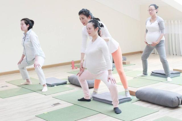 梅止渴|宝爸下楼丢垃圾,半小时未归,坐月子的宝妈看了眼窗口后哭笑不得