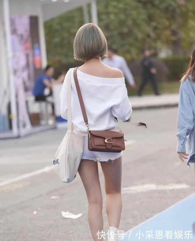 成熟感|别致潮流的瑜伽裤穿搭摩登范十足,透出完美的成熟感,彰显魅力