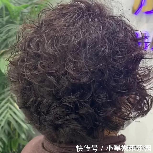 中年|60岁的女人，过年别再做“老年发型”了！这4种发型更时髦减龄