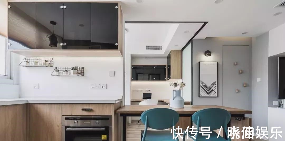 卫生间门|小夫妻78㎡小家比120㎡还宽敞,空间利用到极致,温馨又通透!