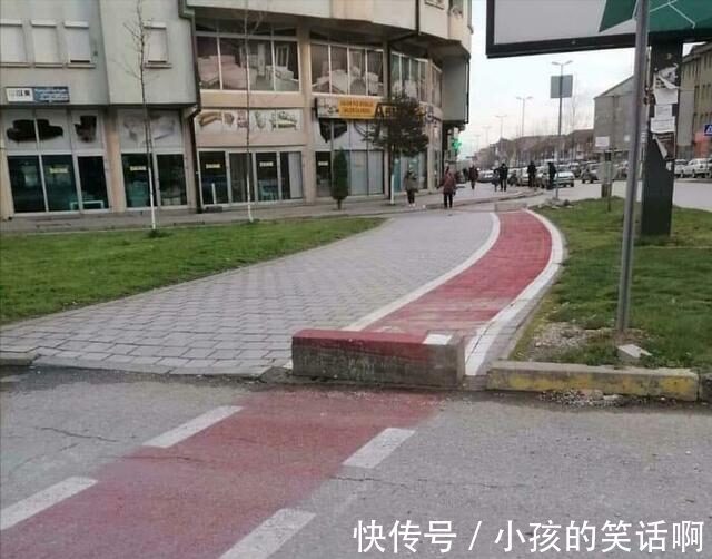 自行车#23个沙雕设计,不可能摔倒的自行车,用这样的模特不会卖出去的