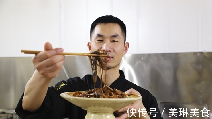 牛肉的创新吃法,搭配竹笋一起炖,牛肉软烂入味不柴,越吃越想吃