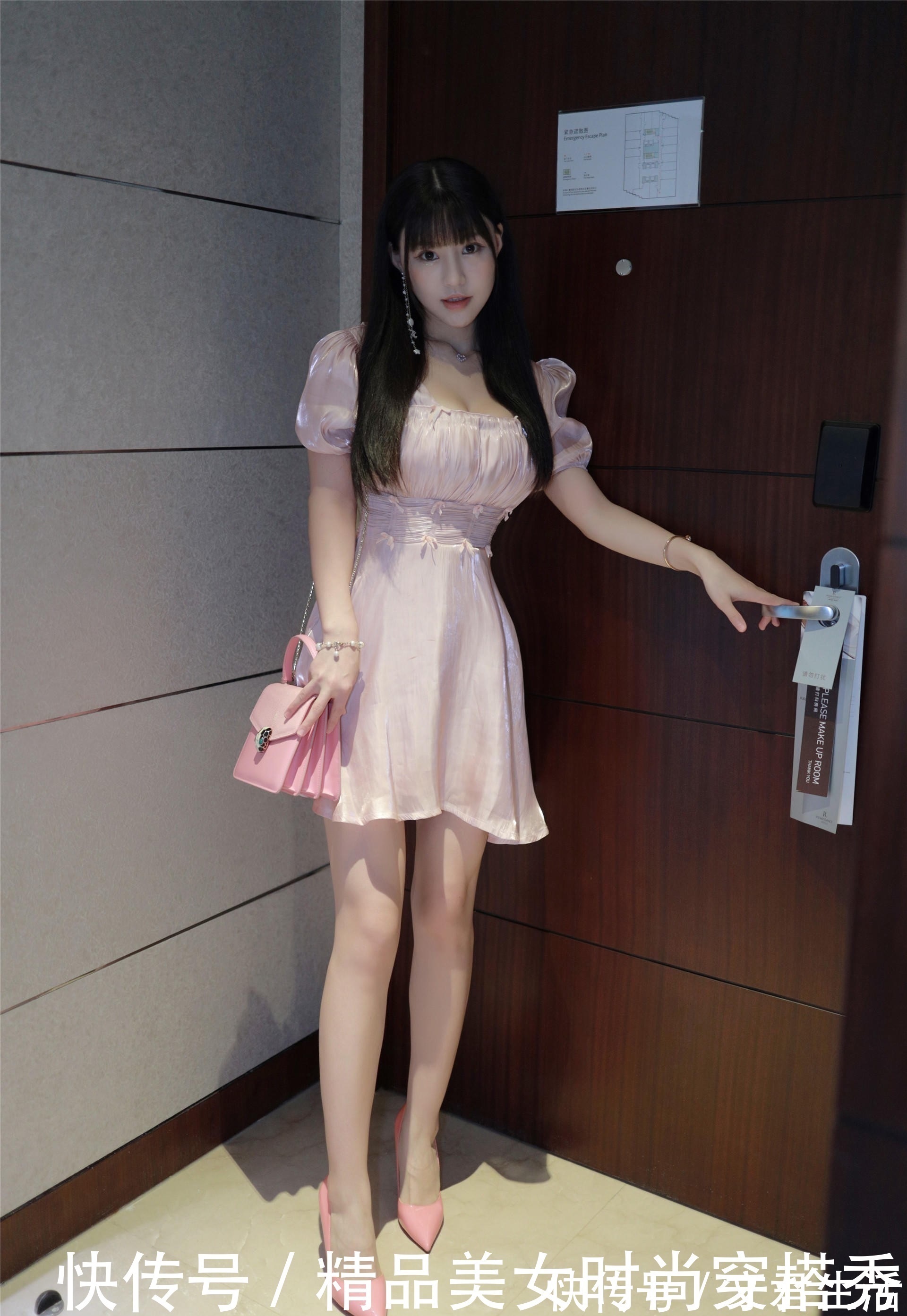 甜美 粉色少女系连衣裙，甜美又温暖满满的温柔味道，减龄又时尚
