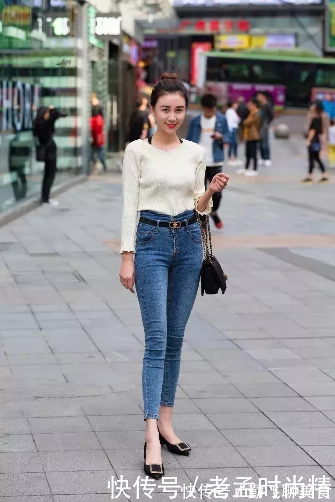 搭配|街拍高跟鞋经典搭配,穿出女性的自信与魅力