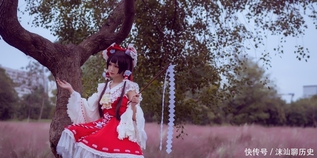 pl《东方PROJECT》——博丽灵梦小姐姐cosplay