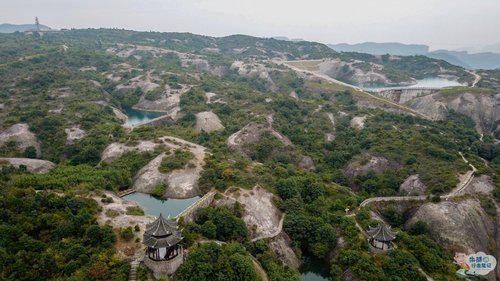 浙江最“方”的山，系雁荡山八大景区之一，四面成方形、形如方盒