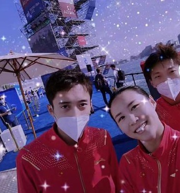 中国队|全红婵被队友孤立？师姐做出解释，中国跳水新规：不能发红姐照片