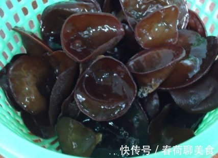 泡软|泡木耳,光用清水还不对!大厨教你一招,5分钟泡发,又软又大