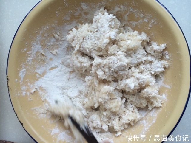 面团|油饼家常做法,外皮酥脆可口,蓬松选软,简单易学,家人都爱吃