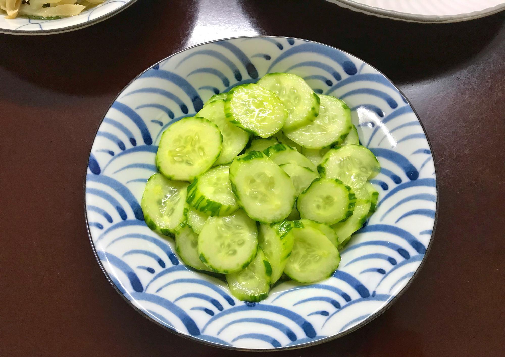 一家三口的日常晚餐,荤素4个菜不到60元,经济实惠又好吃