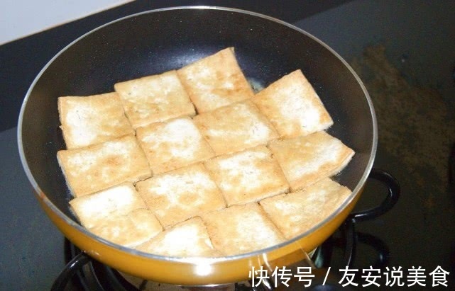 炒豆腐时，豆腐容易碎怎么办方法很简单，这样做既好吃又不碎