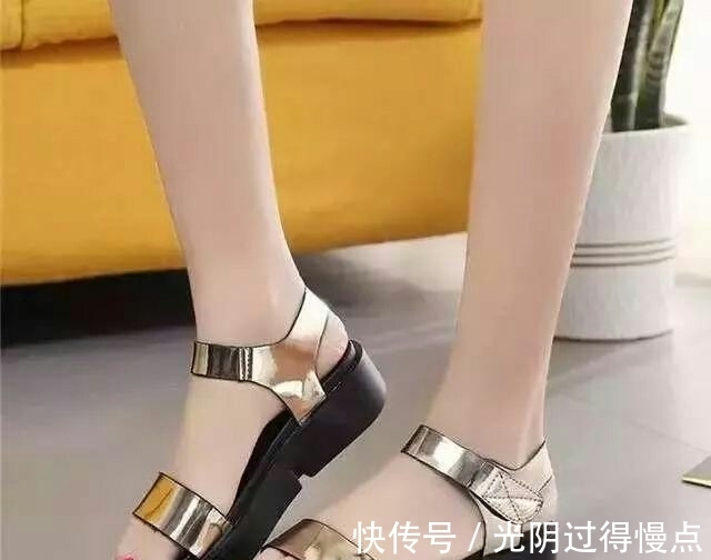 高跟鞋 40女人夏季凉鞋应该怎样穿？这些凉鞋既舒适又减龄时尚