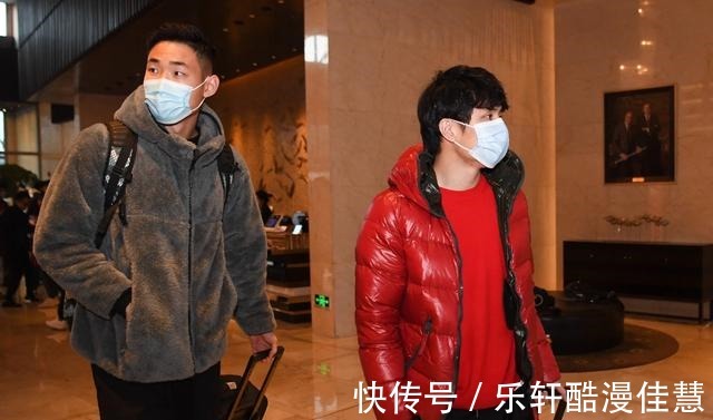 球员|国足受到训练只有27人,归化球员一个没到,李霄鹏给出回应