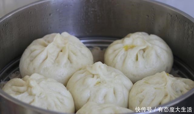 南瓜豆腐|用南瓜和豆腐做素馅儿包，无需过多调料，蒸出来比肉包子都香