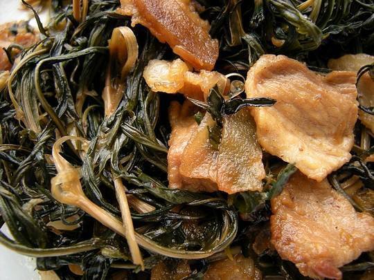 路边菊|女性不想子宫“脏脏的”，多吃三种食物，排出毒素，滋养女性子宫