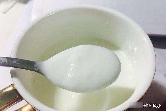 别再用这4种方式冲奶粉了，对宝宝的肠胃伤害很大，特别是第一种