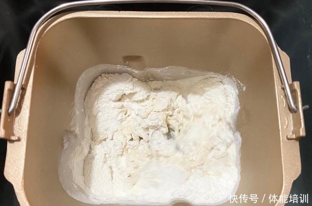 快手懒人面包，咸香适口柔软拉丝，一次发酵省时省力，新手福音！