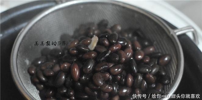 常吃|女人常吃这种“碱性食物”，大鱼大肉都不如它，营养不比牛奶差！